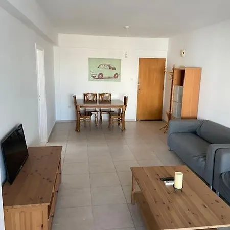 Marios & Chris Construction 71 דירה *